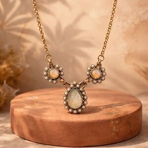 Sarah Coventry Gold and Cream Necklace